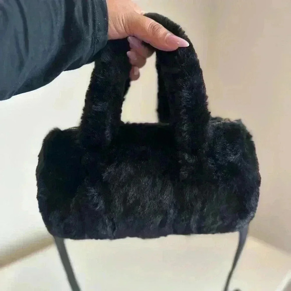 Juicy Couture Lets Get Cozy Roll Bag - Picture 3 of 3